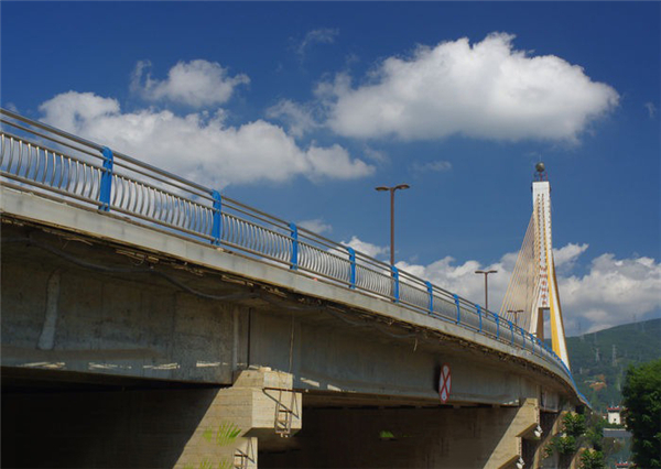 临沧304不锈钢桥梁护栏：安全、耐用与美观的完美结合